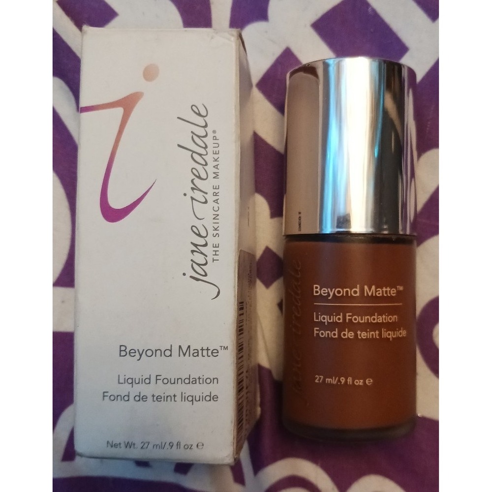 NEW Jane Iredale Beyond Matte Liquid Foundation, M15